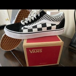 Kids sz 6 checkered vans